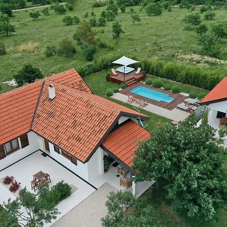 Semesterbostad Ena With Pool & Jacuzzi *