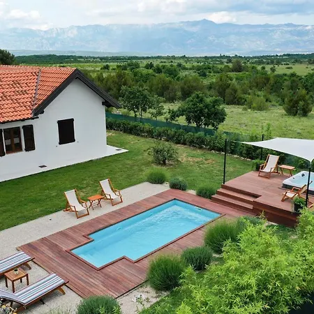 Ena With Pool & Jacuzzi 펜션 *