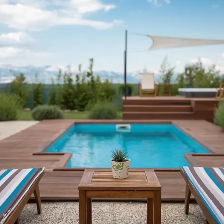 Tatil Evi Ena With Pool & Jacuzzi