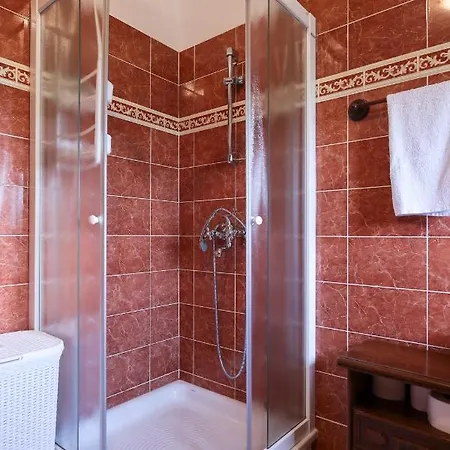 Ena With Pool & Jacuzzi Tatil Evi