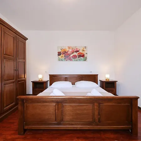 Ena With Pool & Jacuzzi *