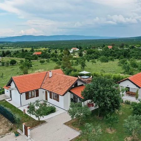 Ena With Pool & Jacuzzi 펜션 *