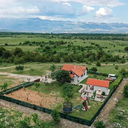 Ena With Pool & Jacuzzi 펜션 *