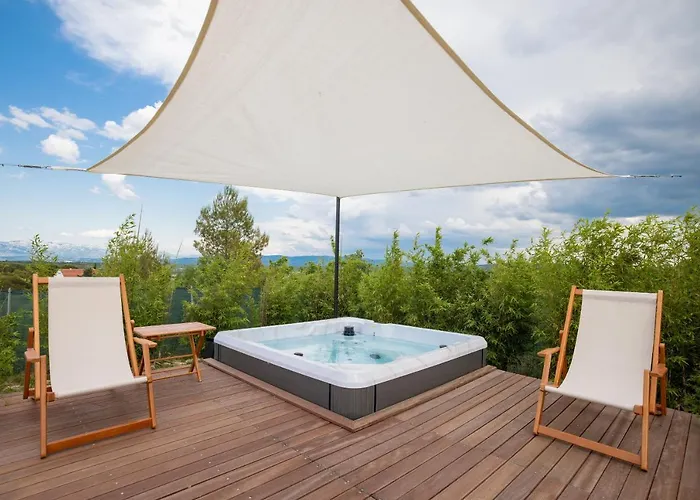 Ena With Pool & Jacuzzi Дом отдыха Donji Kasic