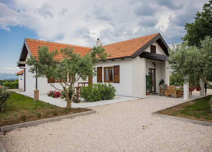 Ena With Pool & Jacuzzi Prázdninový dům *