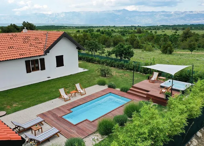 Ena With Pool & Jacuzzi Prázdninový dům *