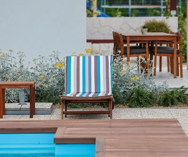 Ferienhaus Ena With Pool & Jacuzzi *