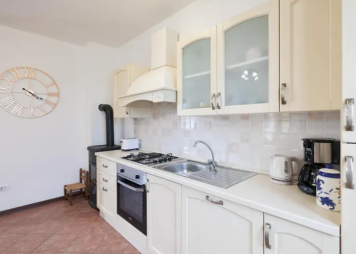 Ena With Pool & Jacuzzi 펜션