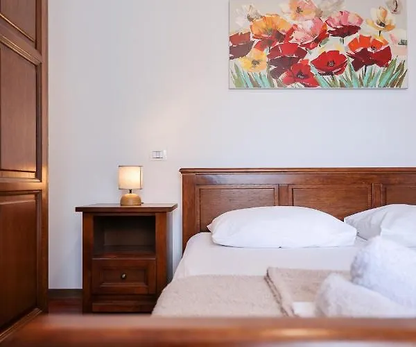 펜션 Ena With Pool & Jacuzzi Donji Kasic