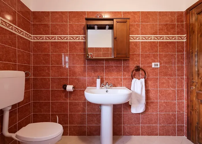 Ena With Pool & Jacuzzi *