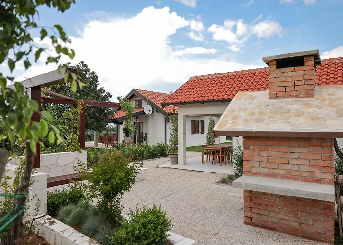 Ena With Pool & Jacuzzi Ferienhaus Donji Kasic