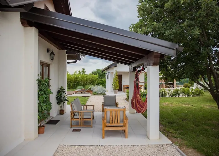 Ena With Pool & Jacuzzi *