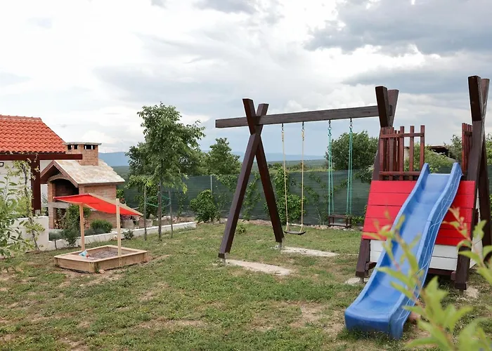 펜션 Ena With Pool & Jacuzzi